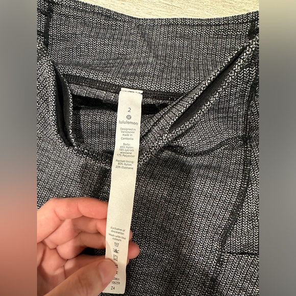 Lululemon SPEED UP TIGHT heather gray pants w/ pockets -Gently Used- Size 2 - Picture 2 of 5